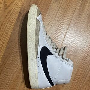 Nike blazers almost new no creases